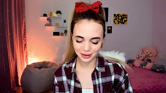 Snapshot of aPieceOfJoy chatting on December 2024 12:33:01 AM aPieceOfJoy online show from December 2024 12:33:01 AM