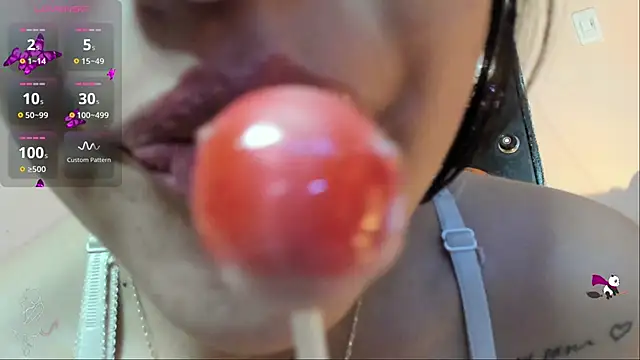 Snapshot of candymills1 chatting on October 2025 03:47:02 PM candymills1 online show from October 2025 03:47:02 PM