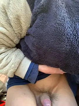 Snapshot of Senzuri_kun chatting on March 2025 10:53:01 PM Senzuri kun online show from March 2025 10:53:01 PM