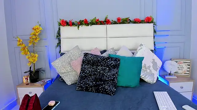 Karlagonzales  online show from March 2025 05:53:02 PM