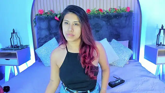 Karlagonzales  online show from October 2025 09:43:02 AM