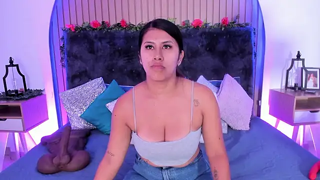 Karlagonzales  online show from March 2026 11:26:02 AM