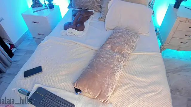 malaia hills online show from March 2025 01:45:02 AM