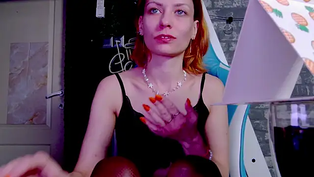 karo123421 online show from March 2025 08:22:01 PM