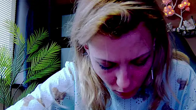 Snapshot of karo123421 chatting on December 2025 10:33:01 AM karo123421 online show from December 2025 10:33:01 AM