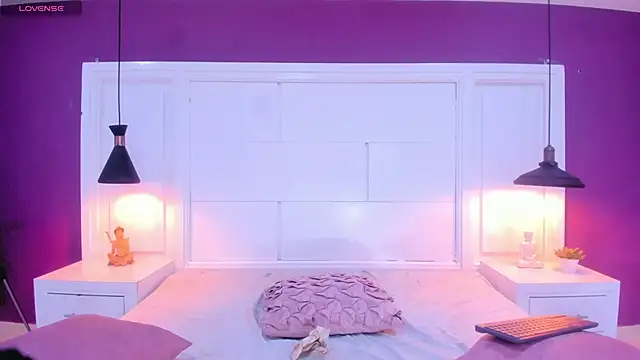 Snapshot of SilvanaCapelli chatting on March 2025 03:08:01 AM SilvanaCapelli online show from March 2025 03:08:01 AM