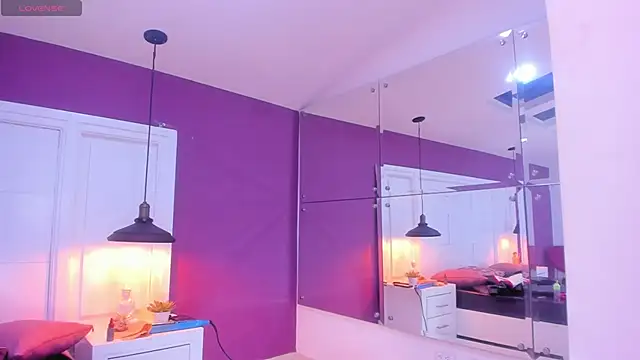 Snapshot of SilvanaCapelli chatting on March 2025 05:11:02 AM SilvanaCapelli online show from March 2025 05:11:02 AM