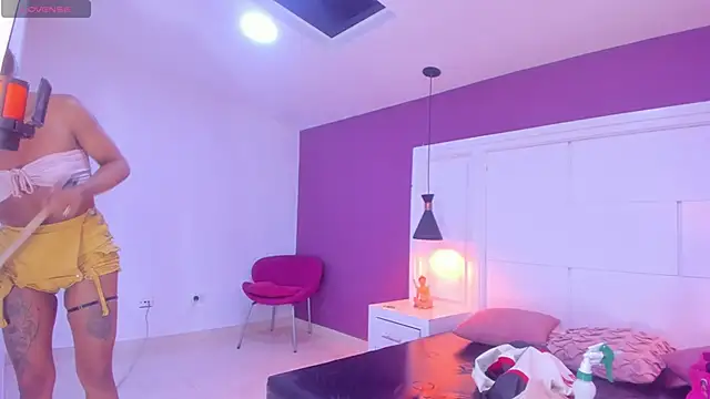 Snapshot of SilvanaCapelli chatting on March 2025 11:01:02 AM SilvanaCapelli online show from March 2025 11:01:02 AM