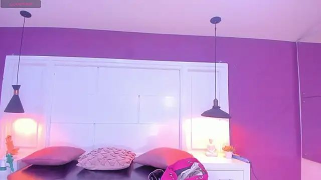 Snapshot of SilvanaCapelli chatting on March 2025 05:03:01 AM SilvanaCapelli online show from March 2025 05:03:01 AM