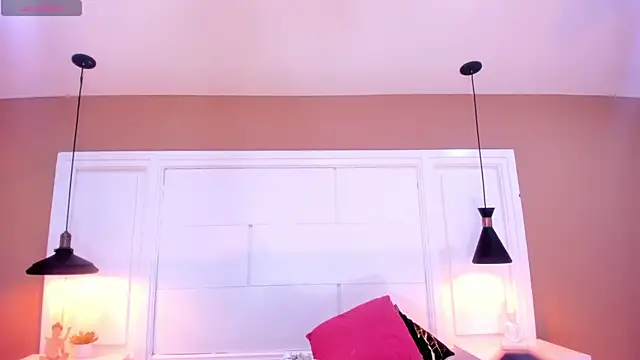 Snapshot of SilvanaCapelli chatting on September 2025 07:02:01 AM SilvanaCapelli online show from September 2025 07:02:01 AM