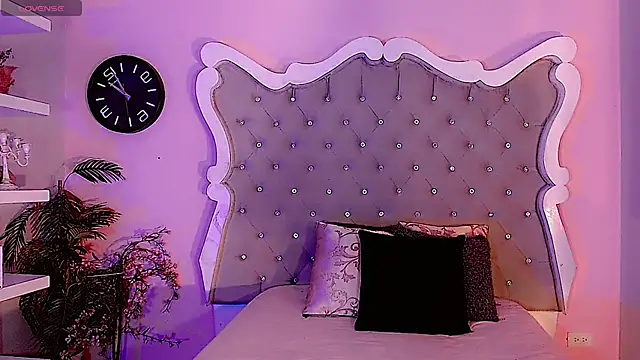 Snapshot of LeyXandrabraz chatting on November 2025 07:49:02 PM LeyXandrabraz online show from November 2025 07:49:02 PM