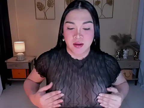 MaxeneCullens online show from December 2025 05:25:01 AM