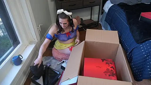 Snapshot of RhiCon chatting on February 2025 04:58:02 PM RhiCon online show from February 2025 04:58:02 PM