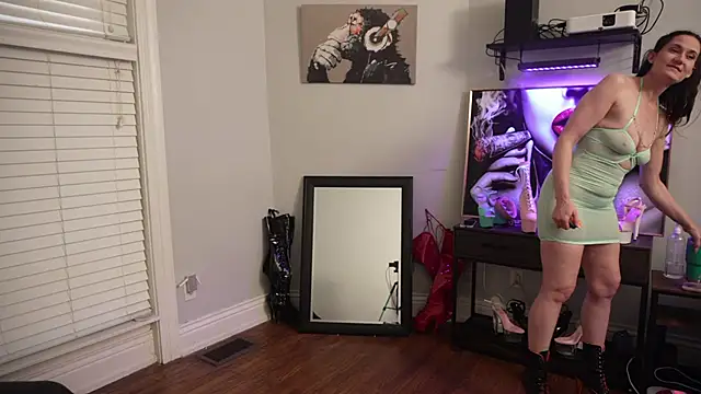 Snapshot of RhiCon chatting on March 2025 11:43:01 PM RhiCon online show from March 2025 11:43:01 PM