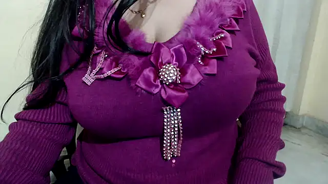 HOT CHILLY online show from February 2025 04:32:01 PM