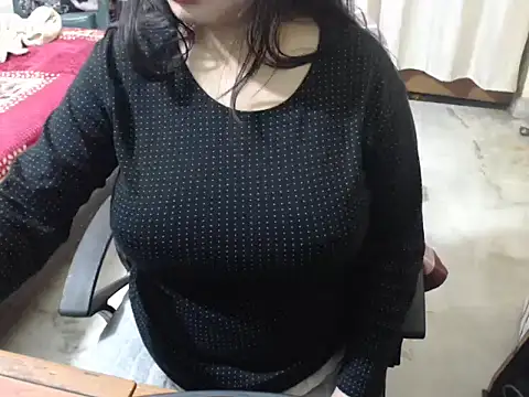 HOT CHILLY online show from February 2026 05:08:01 PM