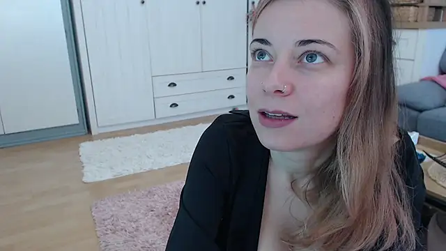 Snapshot of lara_vanilla chatting on February 2025 01:30:01 PM lara vanilla online show from February 2025 01:30:01 PM