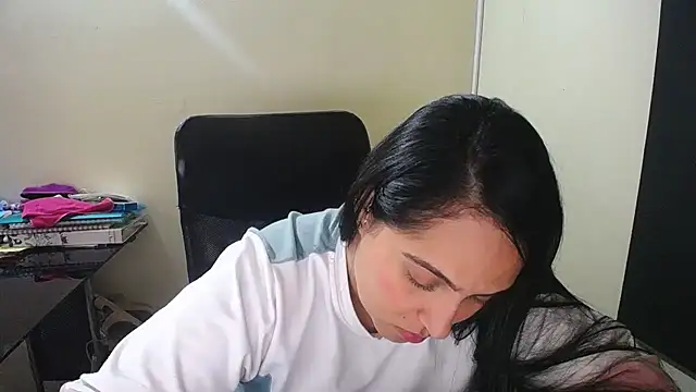 kendall 52 online show from December 2024 01:56:02 PM