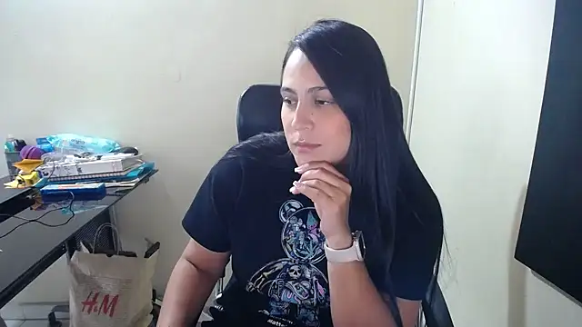 kendall 52 online show from February 2025 06:15:02 PM