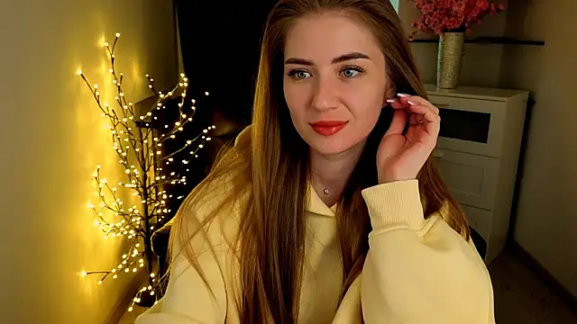 Snapshot of Adelyna_Bird chatting on April 2026 06:58:01 AM Adelyna Bird online show from April 2026 06:58:01 AM