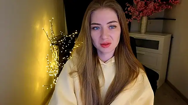 Snapshot of Adelyna_Bird chatting on April 2026 06:52:01 AM Adelyna Bird online show from April 2026 06:52:01 AM