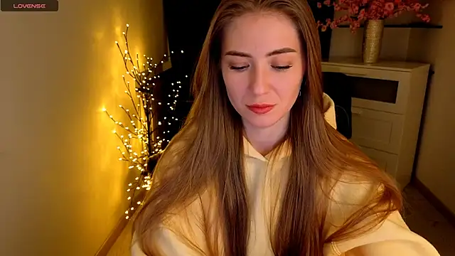 Snapshot of Adelyna_Bird chatting on April 2026 07:09:01 AM Adelyna Bird online show from April 2026 07:09:01 AM