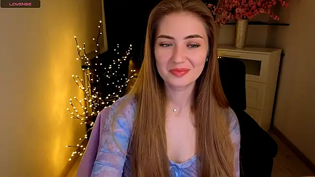 Snapshot of Adelyna_Bird chatting on May 2026 06:40:01 AM Adelyna Bird online show from May 2026 06:40:01 AM