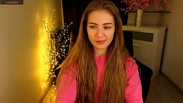 Snapshot of Adelyna_Bird chatting on May 2026 06:31:02 AM Adelyna Bird online show from May 2026 06:31:02 AM