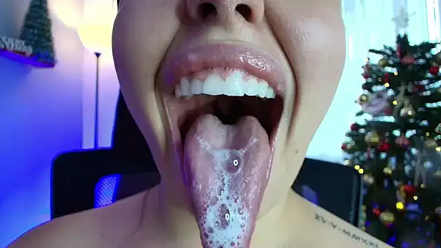 Snapshot of lisbet21x chatting on December 2024 08:54:02 PM lisbet21x online show from December 2024 08:54:02 PM