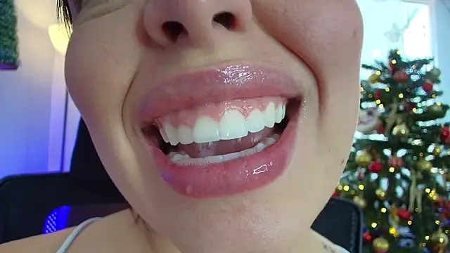 Snapshot of lisbet21x chatting on December 2024 06:35:02 PM lisbet21x online show from December 2024 06:35:02 PM