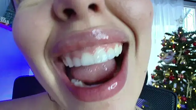 Snapshot of lisbet21x chatting on December 2024 10:02:02 PM lisbet21x online show from December 2024 10:02:02 PM