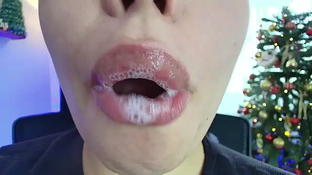 Snapshot of lisbet21x chatting on December 2024 06:45:01 PM lisbet21x online show from December 2024 06:45:01 PM