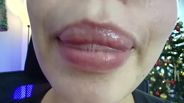 Snapshot of lisbet21x chatting on December 2024 07:28:02 PM lisbet21x online show from December 2024 07:28:02 PM