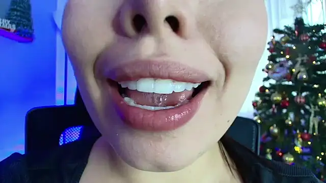 Snapshot of lisbet21x chatting on December 2024 09:58:02 PM lisbet21x online show from December 2024 09:58:02 PM