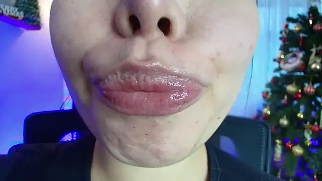 Snapshot of lisbet21x chatting on December 2024 10:13:01 PM lisbet21x online show from December 2024 10:13:01 PM