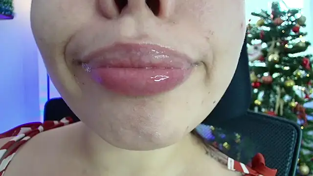 Snapshot of lisbet21x chatting on December 2024 06:49:01 PM lisbet21x online show from December 2024 06:49:01 PM