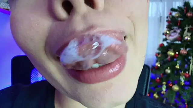 Snapshot of lisbet21x chatting on December 2024 10:34:02 PM lisbet21x online show from December 2024 10:34:02 PM