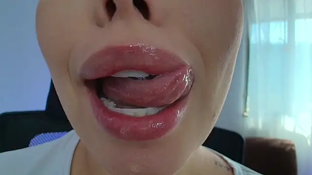 Snapshot of lisbet21x chatting on January 2025 02:03:02 PM lisbet21x online show from January 2025 02:03:02 PM