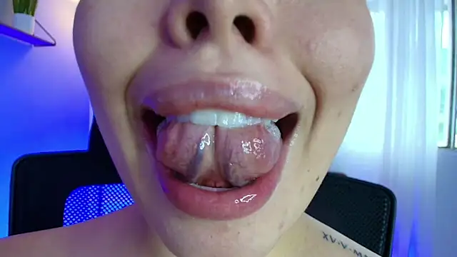 Snapshot of lisbet21x chatting on January 2025 10:08:02 PM lisbet21x online show from January 2025 10:08:02 PM