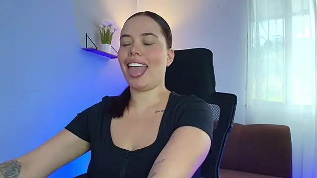 Snapshot of lisbet21x chatting on February 2025 07:10:01 PM lisbet21x online show from February 2025 07:10:01 PM