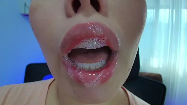 Snapshot of lisbet21x chatting on February 2025 02:05:01 PM lisbet21x online show from February 2025 02:05:01 PM