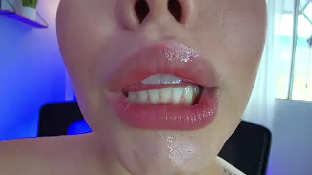 Snapshot of lisbet21x chatting on February 2025 08:18:01 PM lisbet21x online show from February 2025 08:18:01 PM