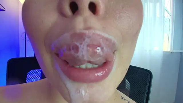 Snapshot of lisbet21x chatting on February 2025 09:53:02 PM lisbet21x online show from February 2025 09:53:02 PM