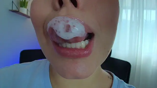 Snapshot of lisbet21x chatting on February 2025 02:38:01 PM lisbet21x online show from February 2025 02:38:01 PM