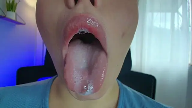 Snapshot of lisbet21x chatting on March 2025 02:29:02 PM lisbet21x online show from March 2025 02:29:02 PM