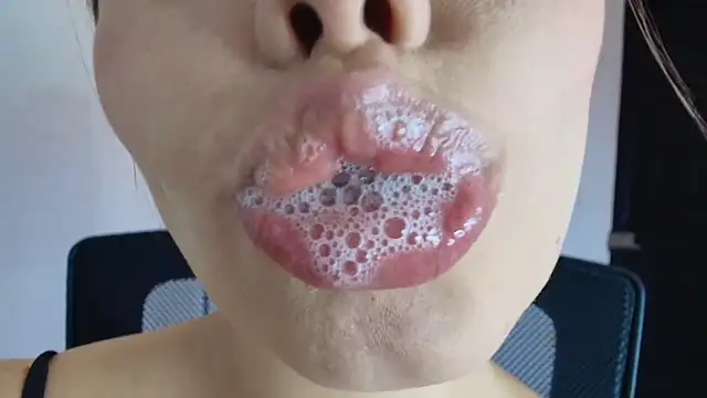 Snapshot of lisbet21x chatting on September 2025 09:37:01 PM lisbet21x online show from September 2025 09:37:01 PM