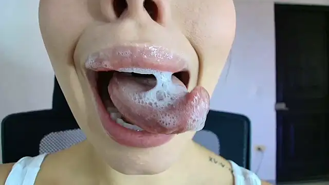 Snapshot of lisbet21x chatting on September 2025 03:06:02 PM lisbet21x online show from September 2025 03:06:02 PM