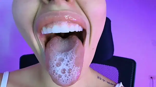 Snapshot of lisbet21x chatting on October 2025 10:32:02 PM lisbet21x online show from October 2025 10:32:02 PM