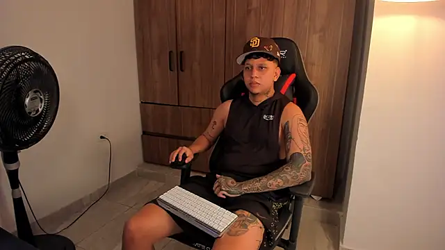 Snapshot of Jake_simons chatting on March 2026 11:33:01 PM Jake simons online show from March 2026 11:33:01 PM