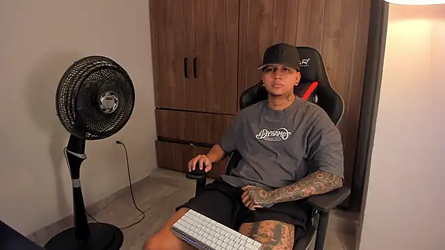 Snapshot of Jake_simons chatting on March 2026 12:48:01 AM Jake simons online show from March 2026 12:48:01 AM